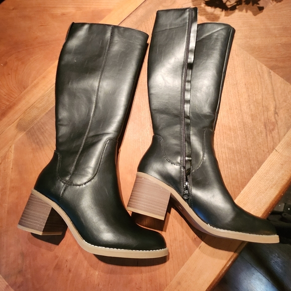 Target Riding Boots - Picture 2 of 4
